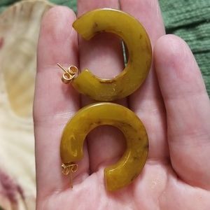 Vintage Marbled Mustard Yellow Colored Lucite Earrings TCJB1